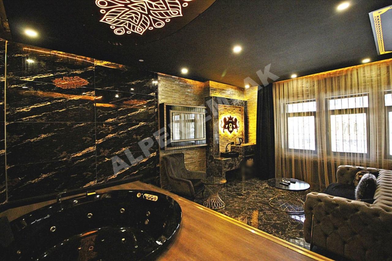 Black House 2*